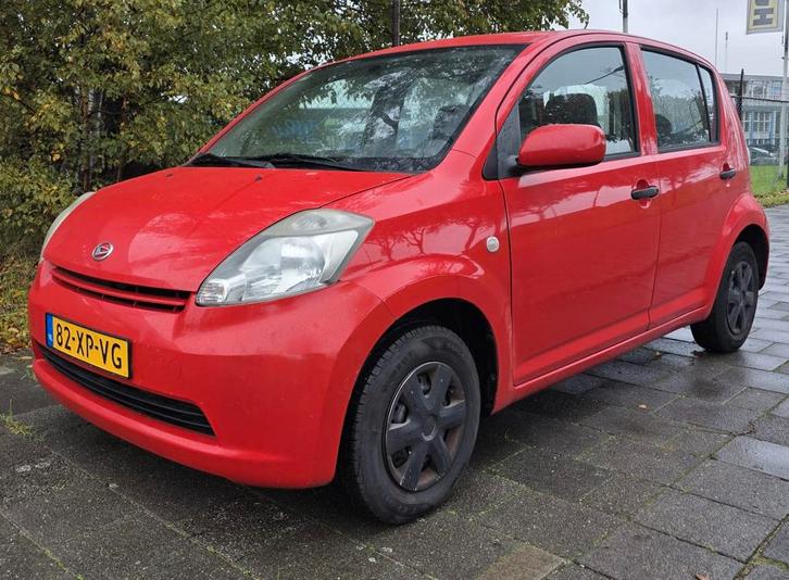 Daihatsu Sirion 1.0 NIEUWE APK | AIRCO | NAP | ELEKTR PAKKET, Auto's, Daihatsu, Bedrijf, ABS, Airbags, Airconditioning, Bluetooth