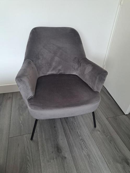 Fauteuil velvet grijs met stalen poten, Huis en Inrichting, Fauteuils, Gebruikt, Ophalen