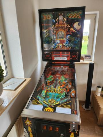 Perfecte Williams Big Guns Flipperkast beschikbaar voor biedingen