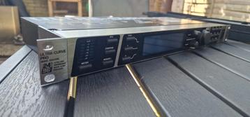 Behringer Ultra-Curve Pro DEQ2496 met ECM8000 beschikbaar voor biedingen