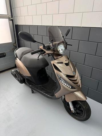 Piaggio Zip Sp 4Takt 25km 2012 Snorscooter ( Vespa Fly Kymco beschikbaar voor biedingen
