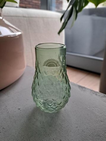 Groen glazen vaasje met reliëf, design Goround beschikbaar voor biedingen