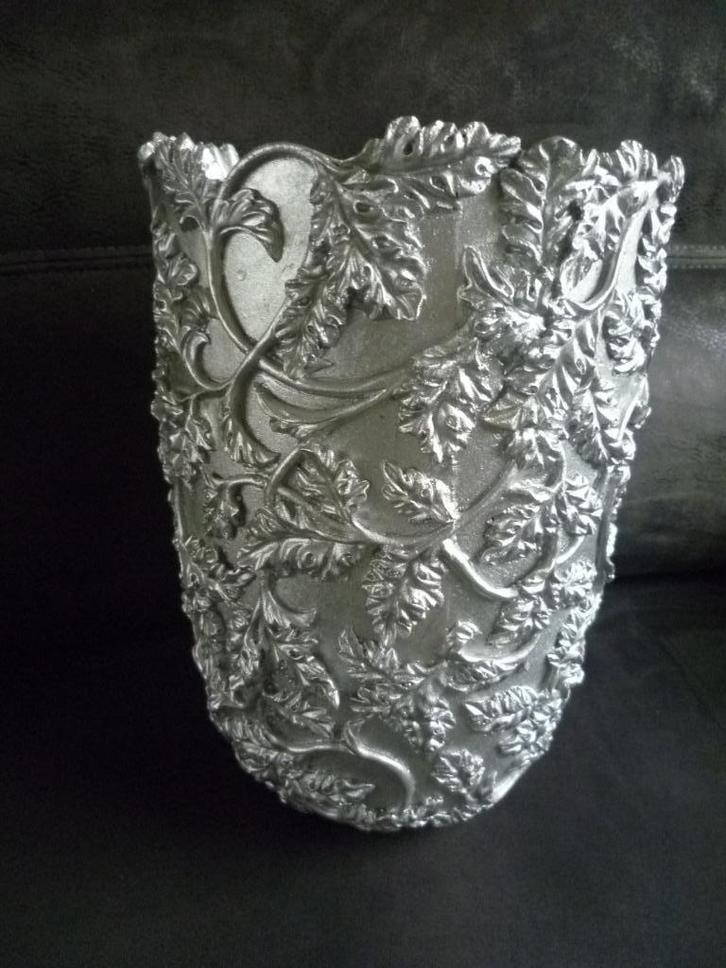 Prachtige Vaas /Pot bijzonder gedecoreerd., Diversen, Kerst, Gebruikt, Ophalen