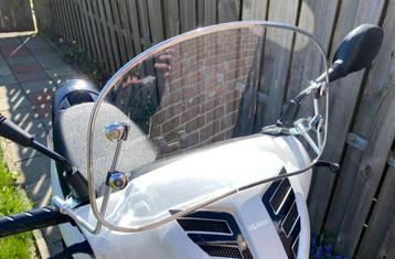 Universeel windscherm voor scooter. Nieuw.  beschikbaar voor biedingen