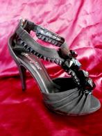 Italiaanse open pump met sierstenen maat 36, Ophalen, Pumps, Zwart, Nieuw