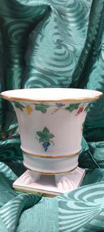 Vaasje “Herend Hungary”, handpainted, Ophalen of Verzenden