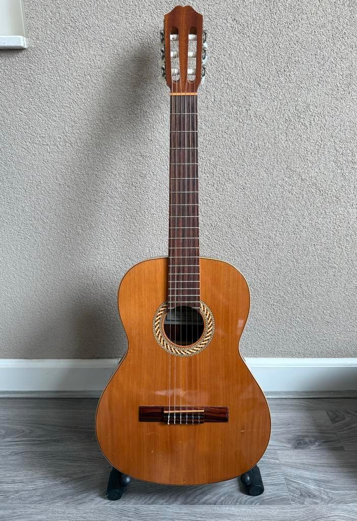Juan Salvador modelo 2C Gitaar incl. Tas & Standaard, Muziek en Instrumenten, Snaarinstrumenten | Gitaren | Akoestisch, Gebruikt