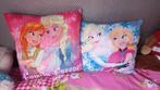 2 Disney Frozen kussens Anna en Elsa, Ophalen of Verzenden, Zo goed als nieuw, Kleed of Kussen