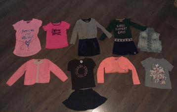 Te koop z.g.a.n meisjes merkkledingset maat 104-116 beschikbaar voor biedingen