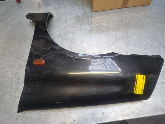 Scherm links-voor van een Renault Clio (NV676), Auto-onderdelen, Carrosserie en Plaatwerk, Renault, Gebruikt, 3 maanden garantie