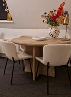 Ronde tafel + Boucle teddy wit stoelen - complete set, Ophalen, Zo goed als nieuw, 4 tot 6 stoelen