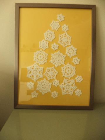 Gehaakte sterretjes in lijst als alternatieve kerstboom beschikbaar voor biedingen