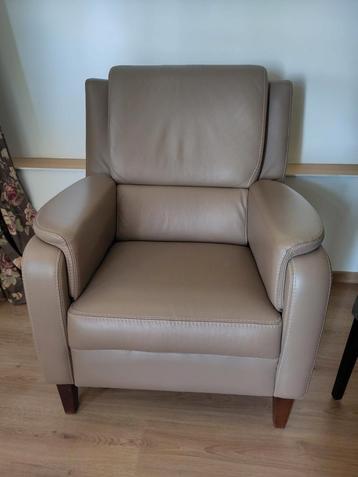 Leren fauteuil  beschikbaar voor biedingen