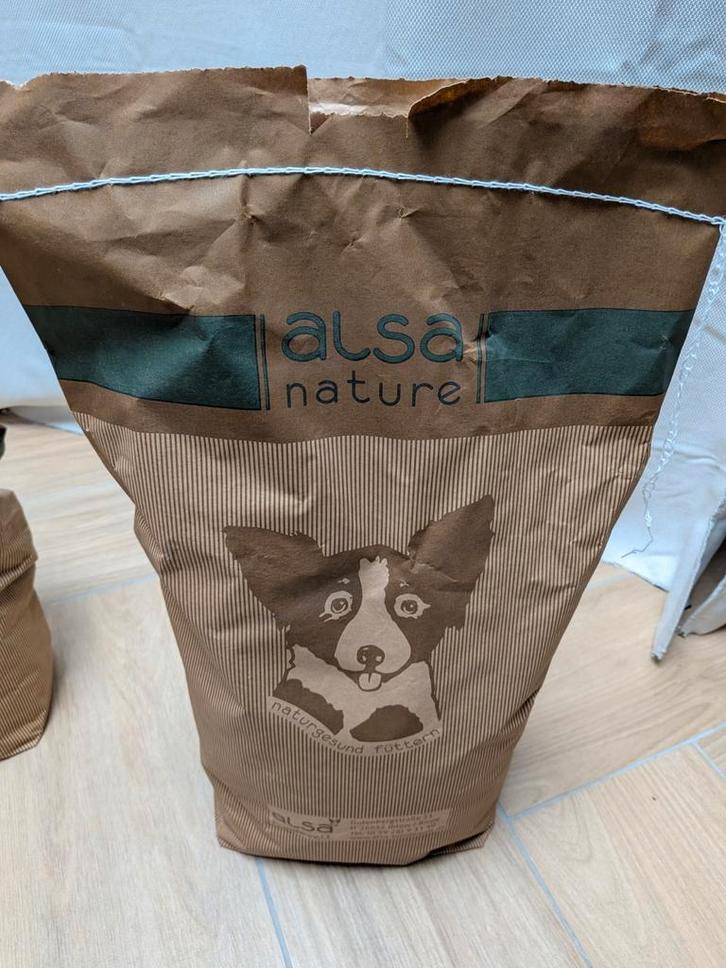 Hondenvoeding: brokken en natvoer nierdieet, Dieren en Toebehoren, Dierenvoeding, Hond, Ophalen