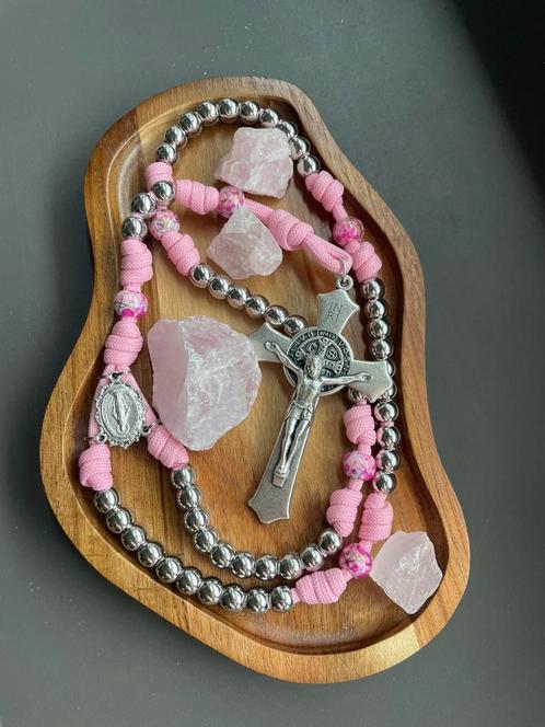 Rozenkrans - Rosa, Sieraden, Tassen en Uiterlijk, Kettingen, Nieuw, Overige materialen, Roze, Met hanger, Ophalen of Verzenden