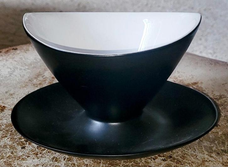 Regina Gouda 1330 Black Princess saus-/juskom Floris Meydam, Antiek en Kunst, Antiek | Keramiek en Aardewerk, Ophalen