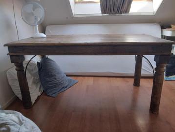 Koloniale eettafel beschikbaar voor biedingen