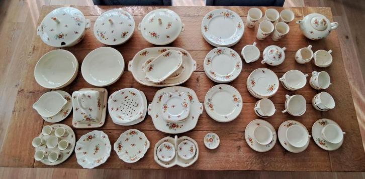 Antiek servies SCM Société Céramique Maestricht bloemen 825, Antiek en Kunst, Antiek | Servies compleet, Ophalen