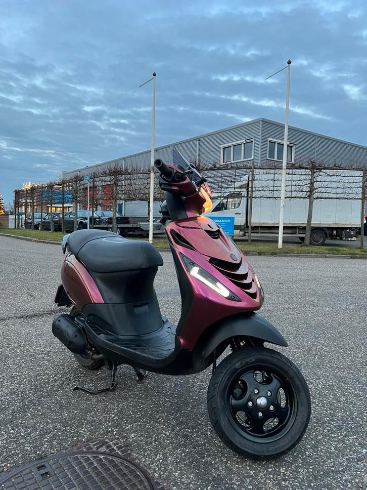 unieke piaggio zip 125 cc, Fietsen en Brommers, Scooters | Piaggio, Zo goed als nieuw, Zip, Benzine, Ophalen of Verzenden