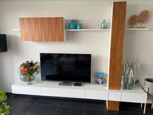 Design wandmeubel met spots, Huis en Inrichting, Kasten | Wandmeubels, 200 cm of meer, 25 tot 50 cm, Ophalen
