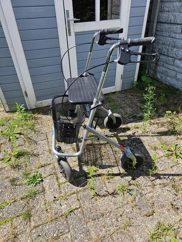 Thuasne rollator opvouwbaar in goede staat beschikbaar voor biedingen