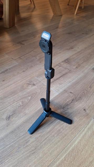 Quad Lock tripod / selfie stick beschikbaar voor biedingen