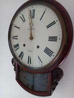 Antieke pubklok/schoolklok met gongslag/mahonie, Antiek en Kunst, Ophalen of Verzenden