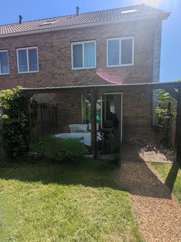 Douglas Overkapping met Pergolux dak 5x3 meter beschikbaar voor biedingen