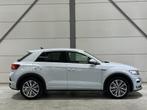 Volkswagen T-Roc 1.5 TSI Sport Business R-Line | Trekhaak |, Auto's, Volkswagen, Voorwielaandrijving, 4 cilinders, 150 pk, Leder en Stof