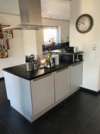 Grijze keuken met kookeiland, Huis en Inrichting, Keuken | Complete keukens, Ophalen, Gebruikt, Wit, Kunststof