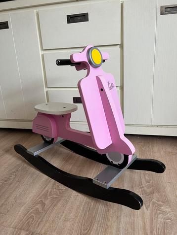 Schommelscooter roze kind hout beschikbaar voor biedingen