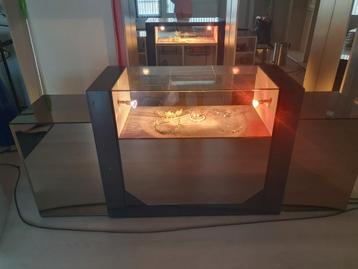 Vitrinekast met spiegel kubus kastjes beschikbaar voor biedingen