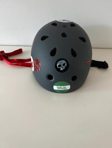 Skate step helm  beschikbaar voor biedingen