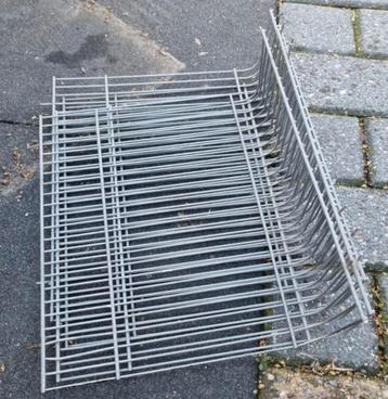 Voorfronten kleine TT kooien beschikbaar voor biedingen
