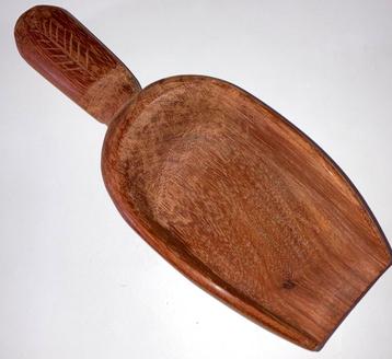 Handgemaakte en Gesigneerde Schep met Decoratie Hout beschikbaar voor biedingen