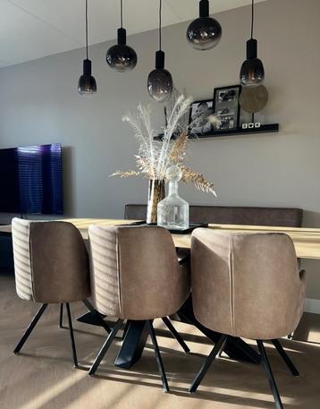 Eetkamer set , 3 stoelen met bijpassend eetkamerbankje beschikbaar voor biedingen