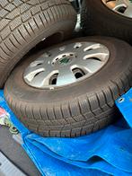 winterbanden op velg 1 set  Skoda, Seat  of VW, Auto-onderdelen, Banden en Velgen, Ophalen, 15 inch, Banden en Velgen, Winterbanden