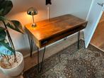 Fraai klein bureau van massief hout, Huis en Inrichting, Ophalen, Gebruikt, Bureau