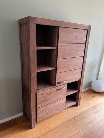 Wandkast acacia hout, H165 x B115 x D38 beschikbaar voor biedingen