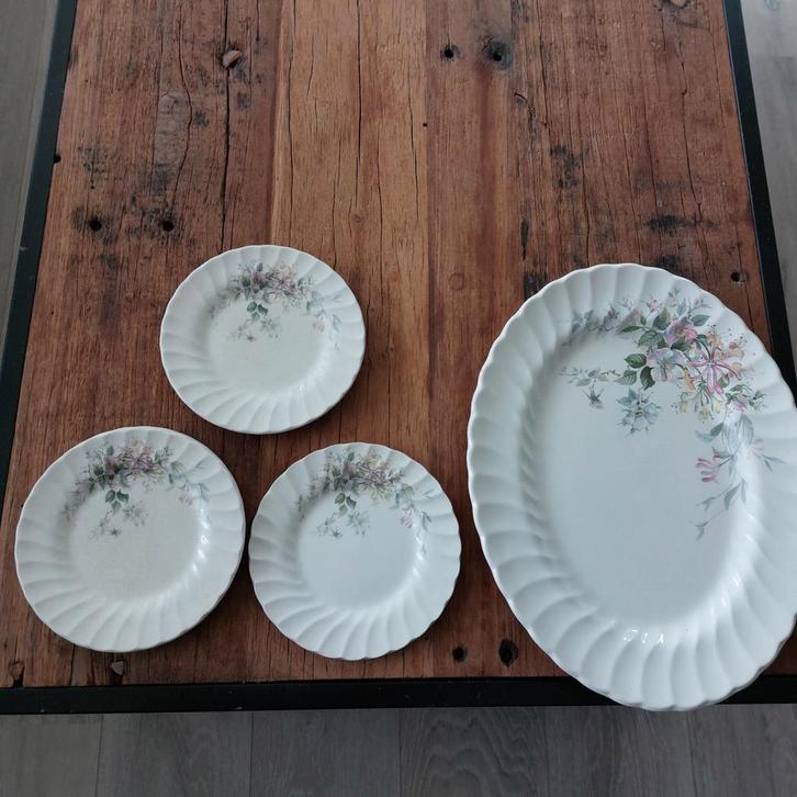 Myott MEAKIN Borden en Schaal, Huis en Inrichting, Keuken | Servies, Gebruikt, Bord(en), Overige stijlen, Aardewerk, Ophalen of Verzenden