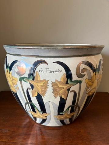 XL Art Deco bloempot van de Italiaanse ontwerper G Fieravino beschikbaar voor biedingen