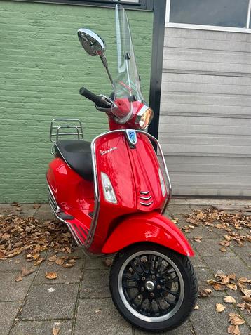 Full option vespa sprint rood alarm I-Get 2018 snor beschikbaar voor biedingen