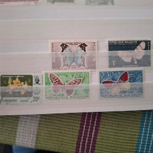Postzegels Republiek Malgache (Madagaskar) en Maleisië, Postzegels en Munten, Postzegels | Volle albums en Verzamelingen, Buitenland