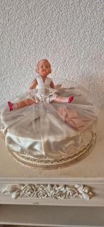 Mooi brocante doosje met vintage popje, Antiek en Kunst, Curiosa en Brocante, Ophalen of Verzenden