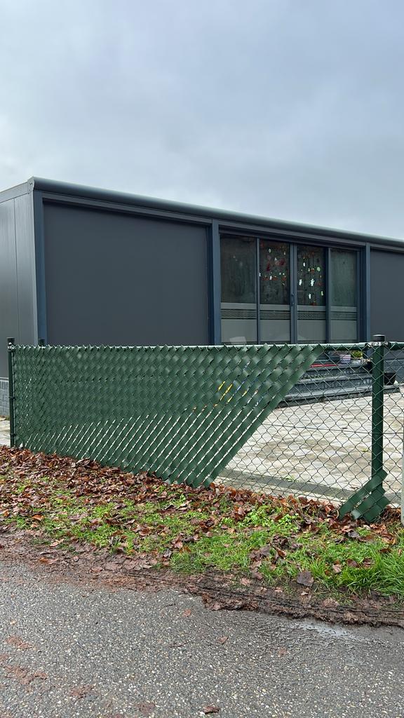 Mooie chalet te huur met tuin en 3 slaapkamers., Huis en Inrichting, Stoffering | Gordijnen en Lamellen, Ophalen of Verzenden