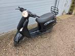 Nette zwarte agm scooter - 45 km/u met kastje, Ophalen, Gebruikt, Maximaal 45 km/u, Benzine