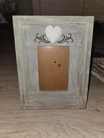 Fotolijst fotolijstje Grey wash met hartje landelijk, Ophalen, Zo goed als nieuw