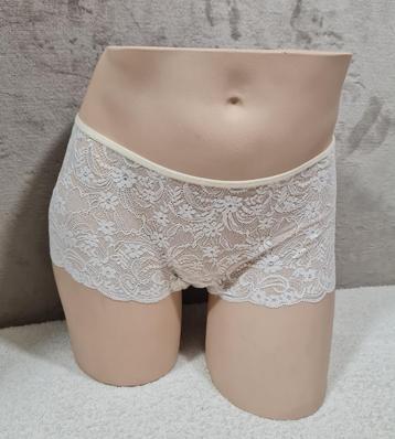 WonderBra Shorty/Slip Wit Kant maat S en M (179) beschikbaar voor biedingen