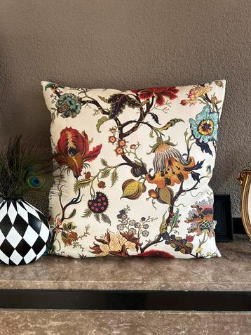 Decoratieve kussenhoes William Morris beschikbaar voor biedingen