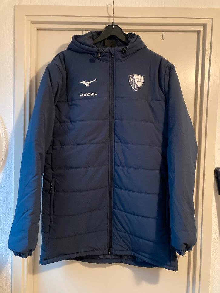 Voetbal/ Coach Winterjas, Nieuw  maat L donkerblauw, Sport en Fitness, Voetbal, Zo goed als nieuw, Ophalen of Verzenden